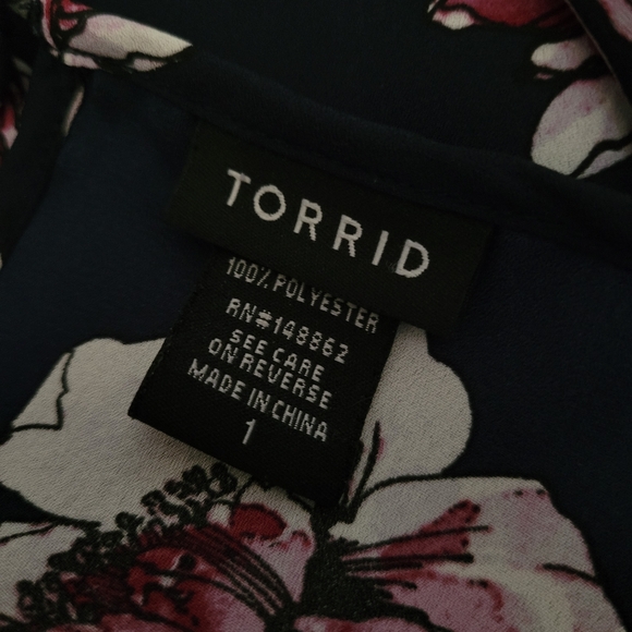 Torrid Floral Top Blouse Cherry Blossom Lightweight Short Sleeves Boho 1 1X - Picture 6 of 6